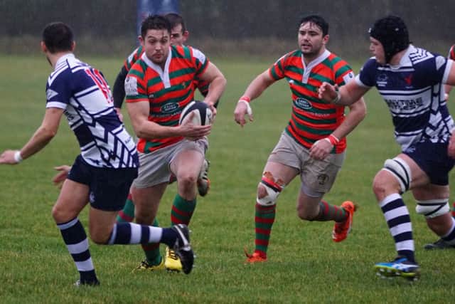 Try scorer Adam Goodwin goes for a gap EMN-161212-153649002
