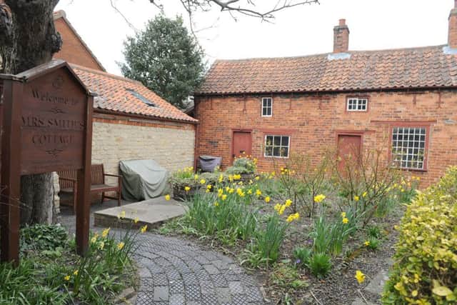 Mrs Smith's Cottage, Navenby. EMN-161212-182109001