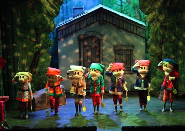 Heigh ho, heigh ho, it's off to work we go with the seven dwarves EMN-161215-111307001
