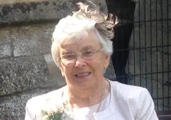 Clara Brumpton EMN-161220-133844001