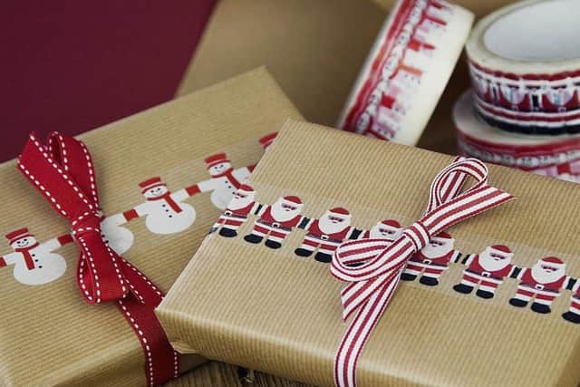 Can Christmas wrapping paper go in recycling? ANL-161230-154336001