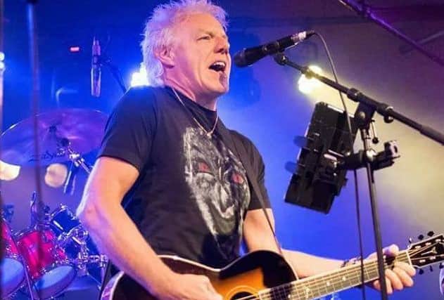 The Projects frontman Simon Hough will perform in Spilsby. EMN-170301-160857001