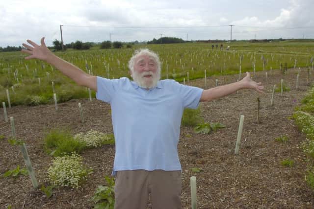 David Bellamy opening Sir Joseph Banks Park at Jenny's Wood, Wyberton. EMN-171001-142212001