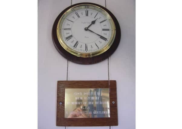 The missing brass wall clock. EMN-171101-093117001