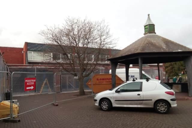 Work starts on refurbishment of Sleaford's Riverside Precinct. EMN-171201-122421001