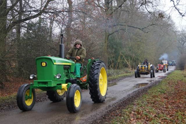 Middle Rasen Tractor Road Run EMN-170116-071545001
