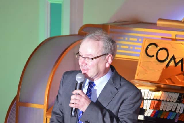 Organist Phil Kelsall MBE EMN-170117-100439001
