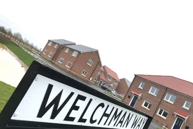 Newly built Welchman Way, Heckington. EMN-170117-141109001