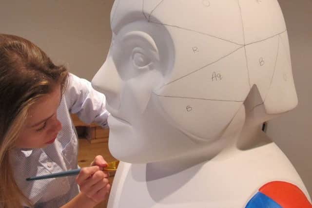 Anna Carter's painted knight will be revealed on March 3 EMN-170802-084201001