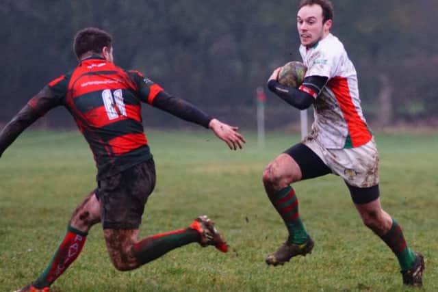 Rasen try scorer Chris Everton in full flight EMN-170213-125937002