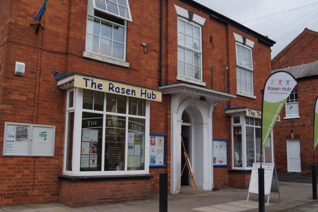 Rasen Hub EMN-170216-082819001