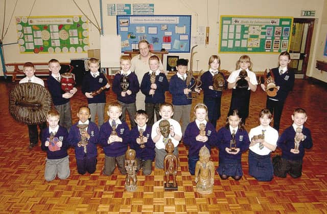 Peter Wengraf with Year Four pupils.