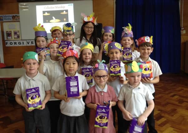 Easter Hat winners at Binbrook Primary School with their prizes EMN-170331-112250001