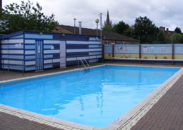 Heckington Swimming Pool. EMN-170331-102339001