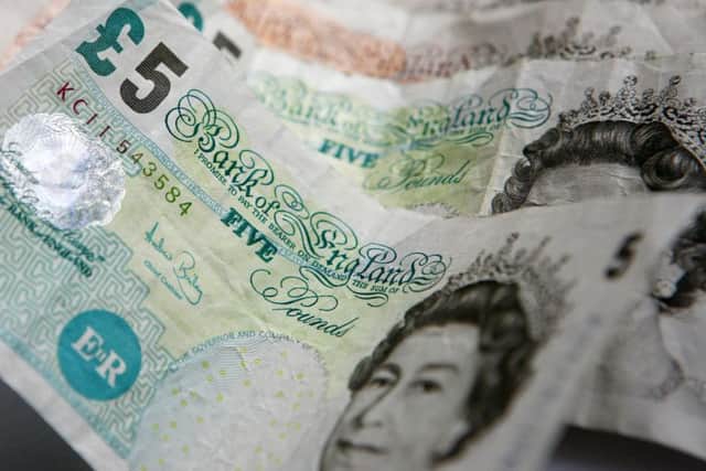 Cash EMN-161221-093007001
