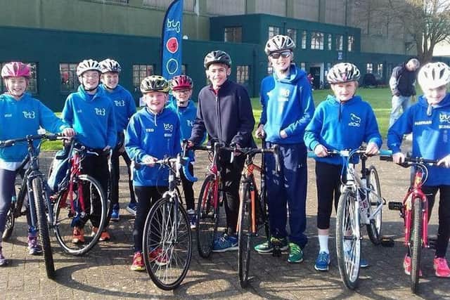Tri3 Sleaford Triathlon Club juniors at the RAF Scampton Duathlon EMN-171004-133905002