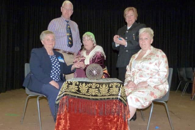 Janet Freeman (Laura), Alan Crookes (Lionel), Susan Hewer (Myrtle), Jo Spriggs (Inspector Cleveleys) and Donna Knight (Joyce) EMN-170105-080246001