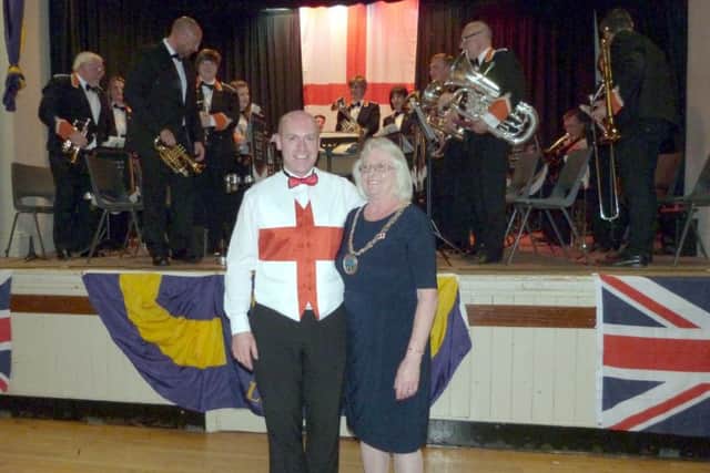 Caistor Mayor Carol Mackenzie and Musical Director David Dernley. (Lin) EMN-170425-085727001