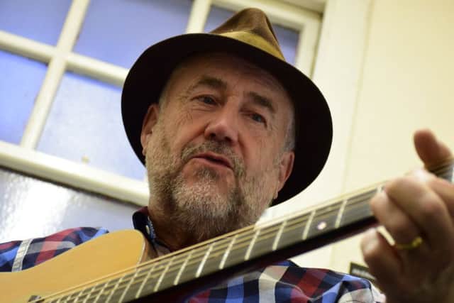 Folk singer Bob Fox. EMN-170426-131157001