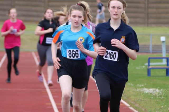 Cadet Jessica Van Der Sluis winning the 1500m EMN-170522-173741002