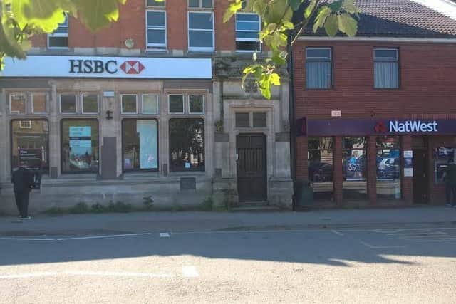 Side by side: The two banks that are closing in Horncastle EMN-170529-133119001