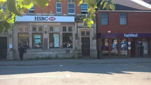 Side by side: The two banks that  are closing in Horncastle EMN-170529-133119001