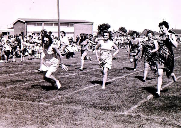 The mums' race at Billinghay School sports day in 1968. EMN-170615-093529001
