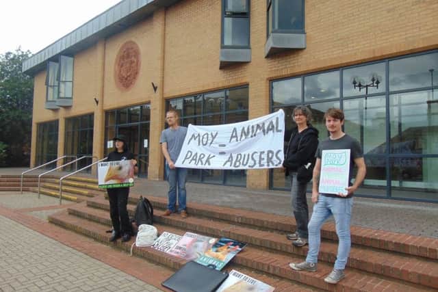 Lincoln Animal Rights Group demonstrate on the steps of Lincoln Magistrates Courts. EMN-170407-170319001