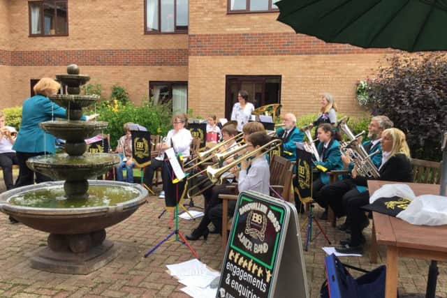 Banovallun Brass Junior Band entertained at Tanglewood EMN-171207-121547001