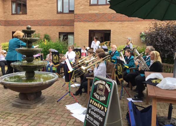 Banovallun Brass Junior Band entertained at Tanglewood EMN-171207-121547001