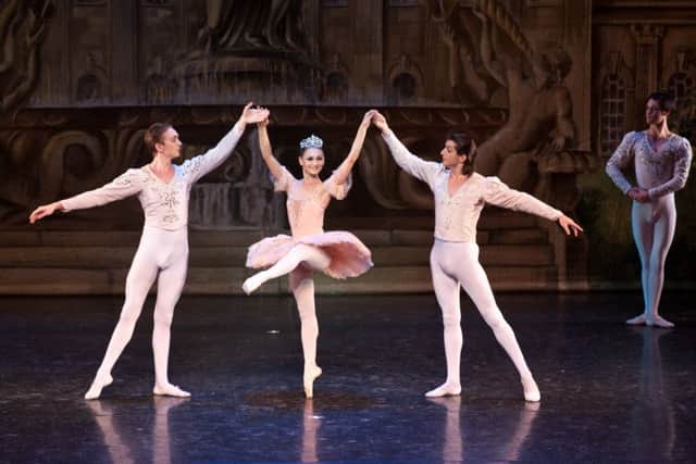 Act 2  pas de deux EMN-170717-105459001