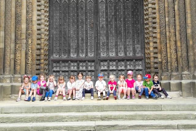 The little leavers at the cathedral's great west door EMN-170717-082834001
