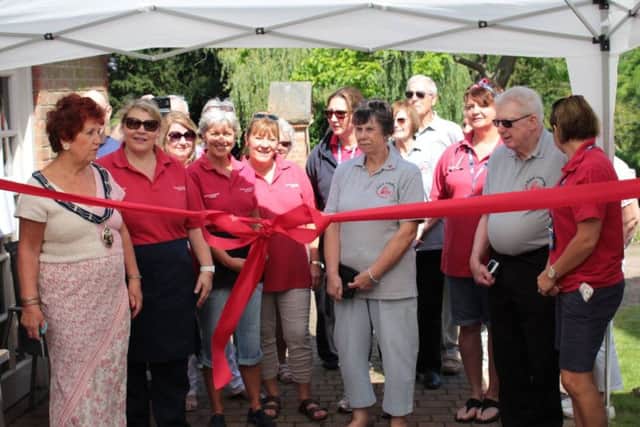 An open garden event in Louth raised over £6,000 for the Lincolnshire Cardiac Rehabilitation Service.