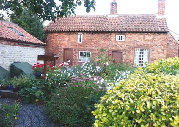 Mrs Smith's Cottage at Navenby. EMN-170724-180540001