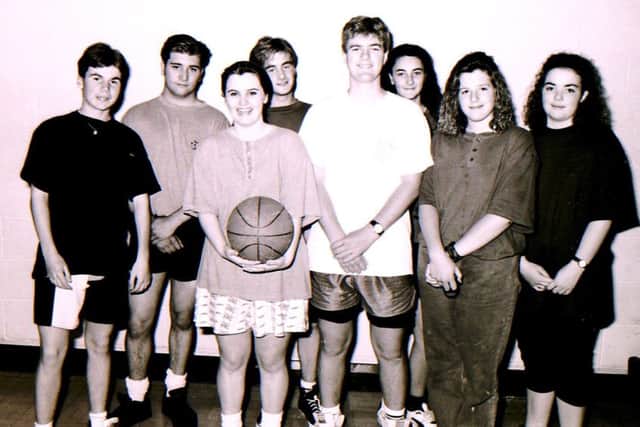 One of the basketball teams from the Sleaford Festival of Sport tournament in 1992. Are you among the members? EMN-170728-111948001