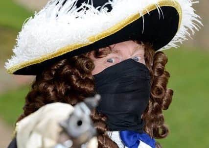Stand and deliver!! Lincoln Castle event EMN-170208-112505001