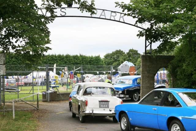 Boston Classic Car Club show at Graves Park on August 13 EMN-170908-150834001