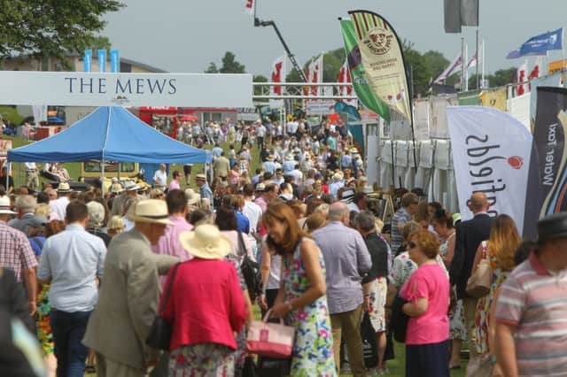 Crowds visit standholders at The Lincolnshire Show 2017 EMN-170815-154336001