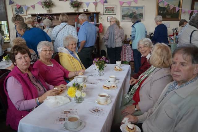 Cream teas at Holton le Moor EMN-170110-193547001