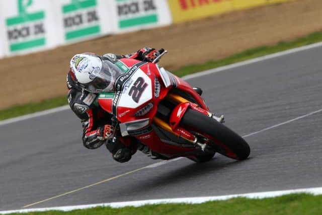 Jason O'Halloran challenged for the win in his final race of the season EMN-171016-094514002