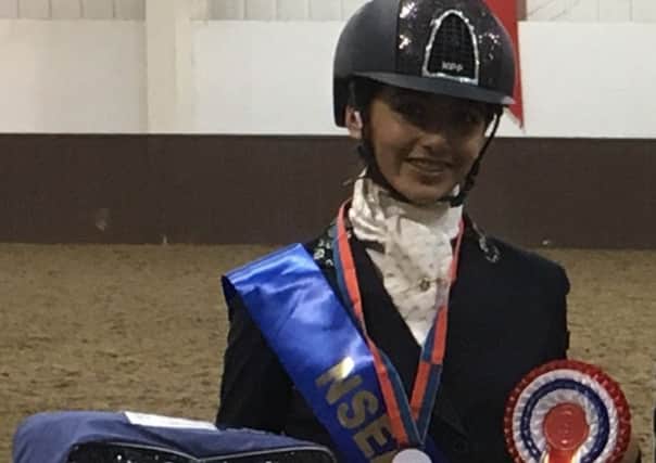 Esmee Alex (16) is crowned a national champion EMN-171023-153005002