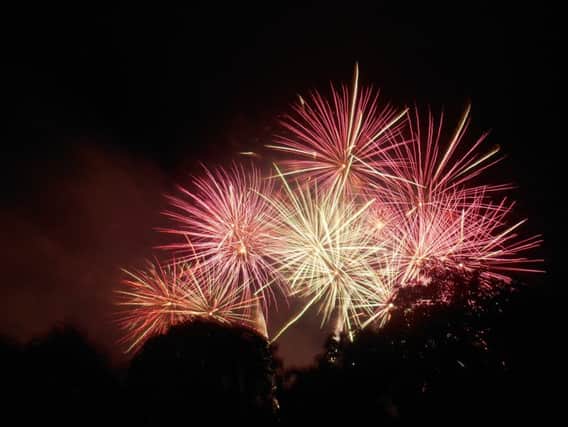 Be safe with fireworks EMN-170111-104142001