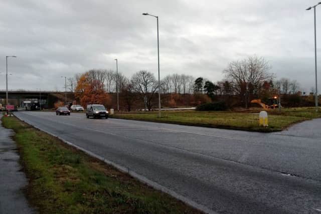 The location of the crash on the A153. EMN-171121-101208001