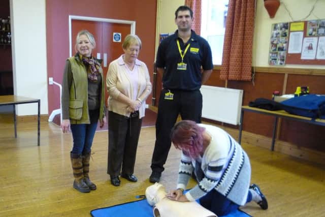 CPR training in Binbrook Village Hall EMN-171127-134816001