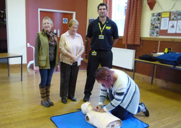 CPR training in Binbrook Village Hall EMN-171127-134816001